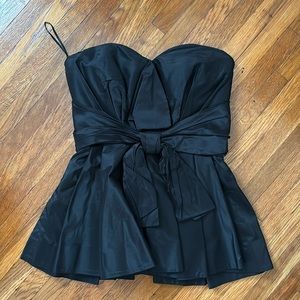 Elegant Moschino contoured size 6 bustier top zipper closure